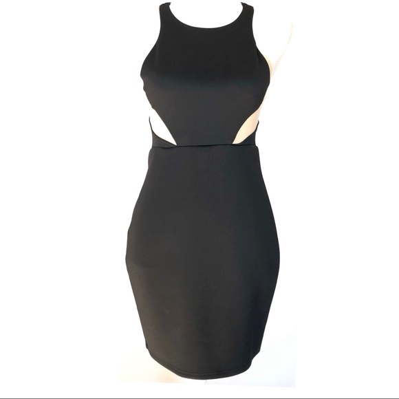 Solemio Dresses & Skirts - Solemio Dress